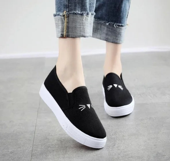 Women Casual Embroidery Flat Shoes